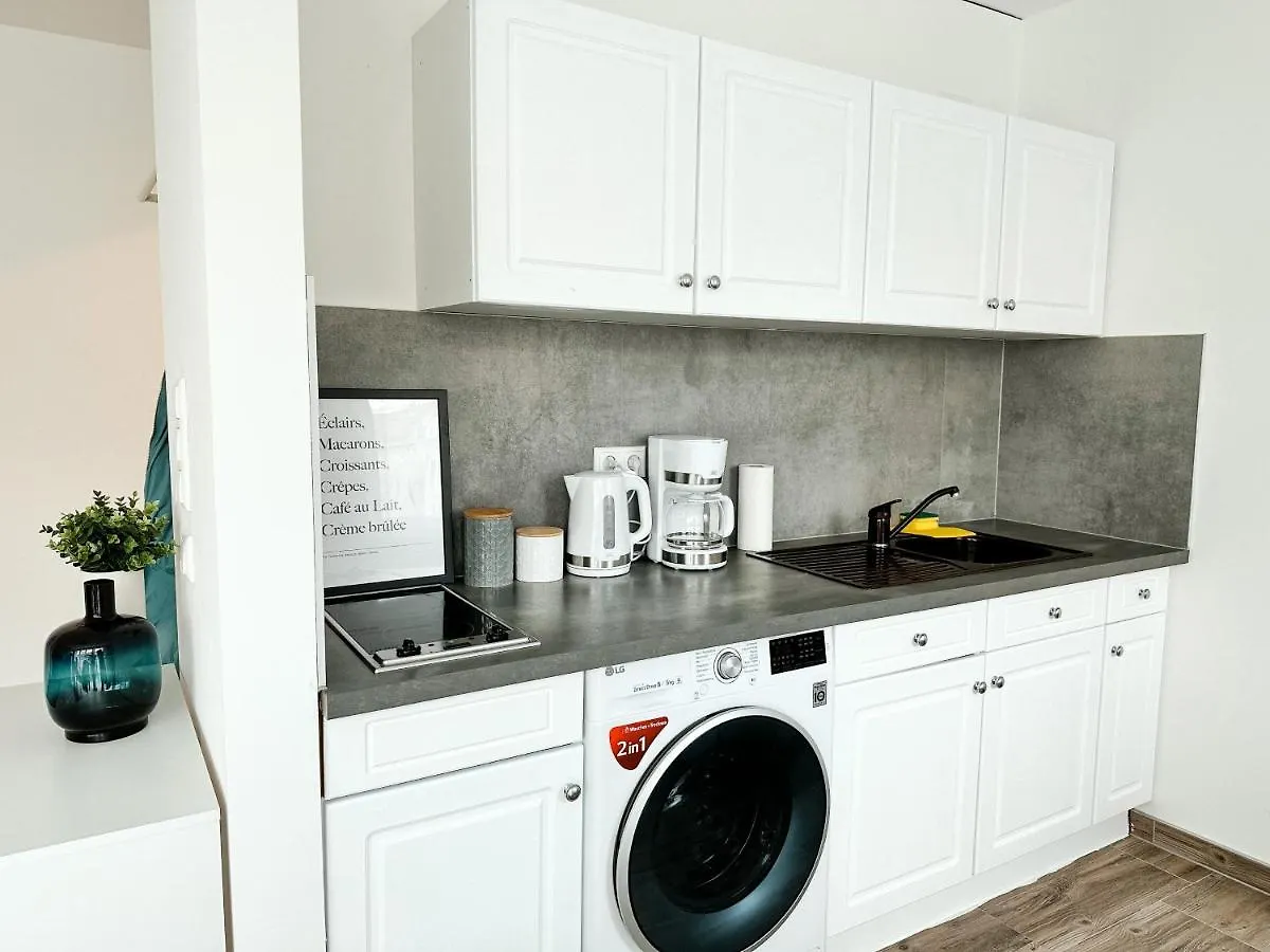 Sali Homes Elegant And Stylish Retreat In Heart Of Bayreuth, Close To River 0*, Bayreuth