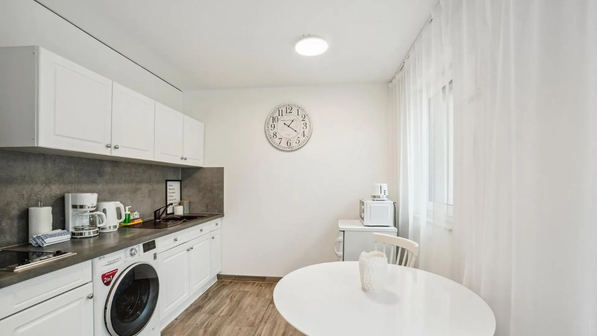 Sali Homes Elegant And Stylish Retreat In Heart Of Bayreuth, Close To River Germany